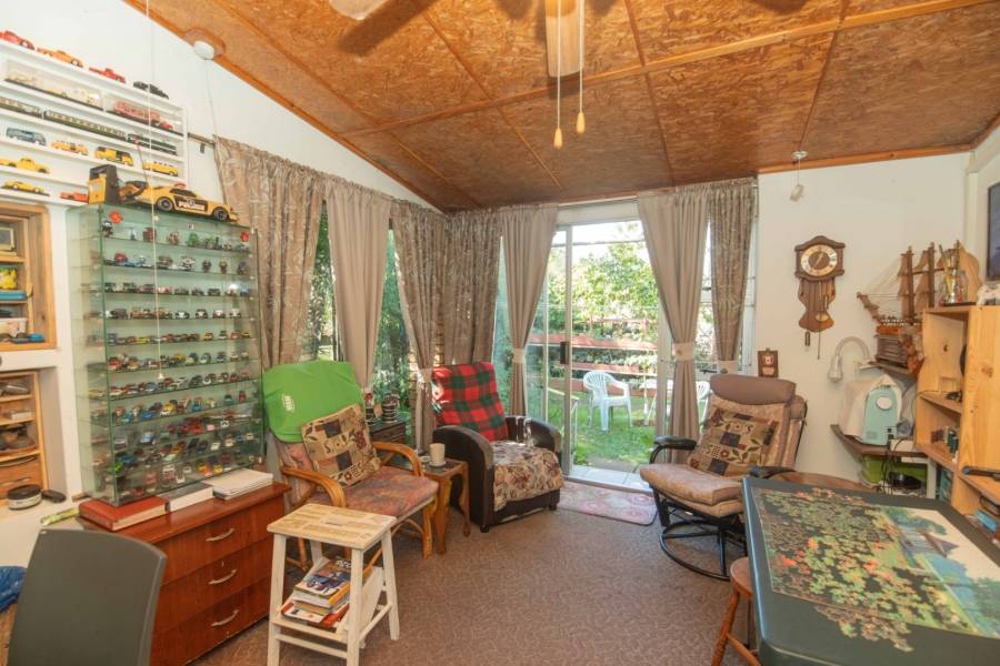 6 Bedroom Property for Sale in Bluewater Bay Eastern Cape